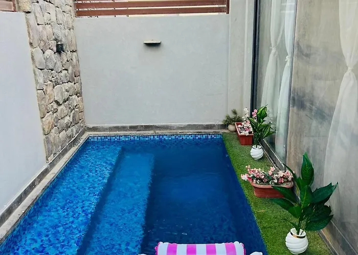بيت للعطل بالي بمسبح خاص مدفأ *